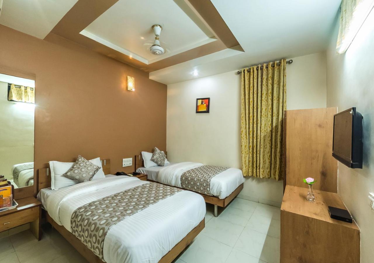 Hotel Rudra Regency Ahmedabad Eksteriør billede